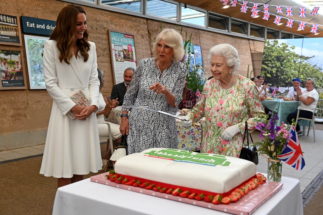 Elisabeta, Camilla, Kate, GettyImages (2) jpg