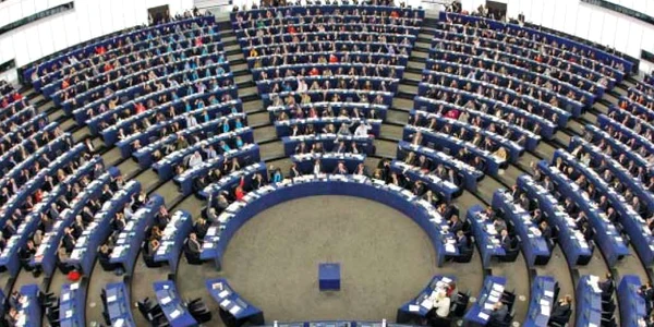 Plenul Parlamentului European dezbate astăzi aderarea la Schengen a României şi Bulgariei 