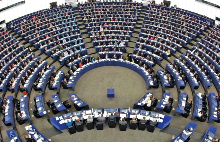 Plenul Parlamentului European dezbate astăzi aderarea la Schengen a României şi Bulgariei 