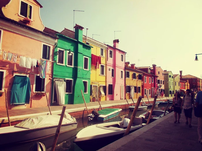 Casele colorate din Burano