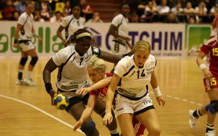 Oltchim - Toulon 28-19, în Liga Campionilor la handbal * Foto: L. Nica