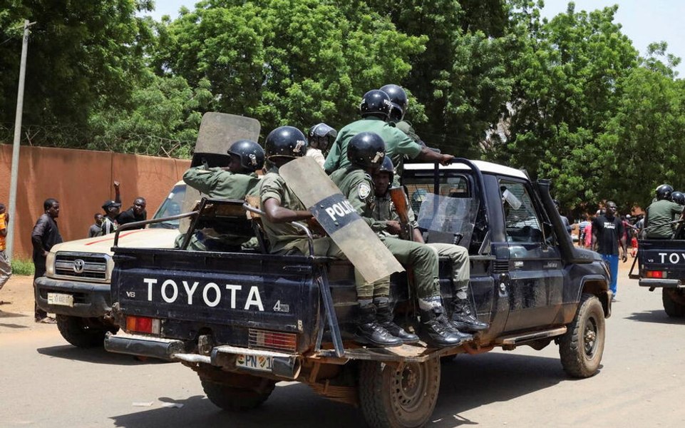Africa loviturilor de stat militare: avertismentul unor țări africane împotriva unei ample intervenții militare în Niger