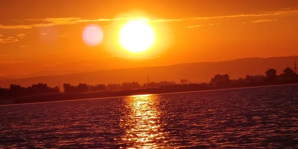 GALATI Apus de soare pe Lacul Movileni 2 FOTO Costel Crângan jpg