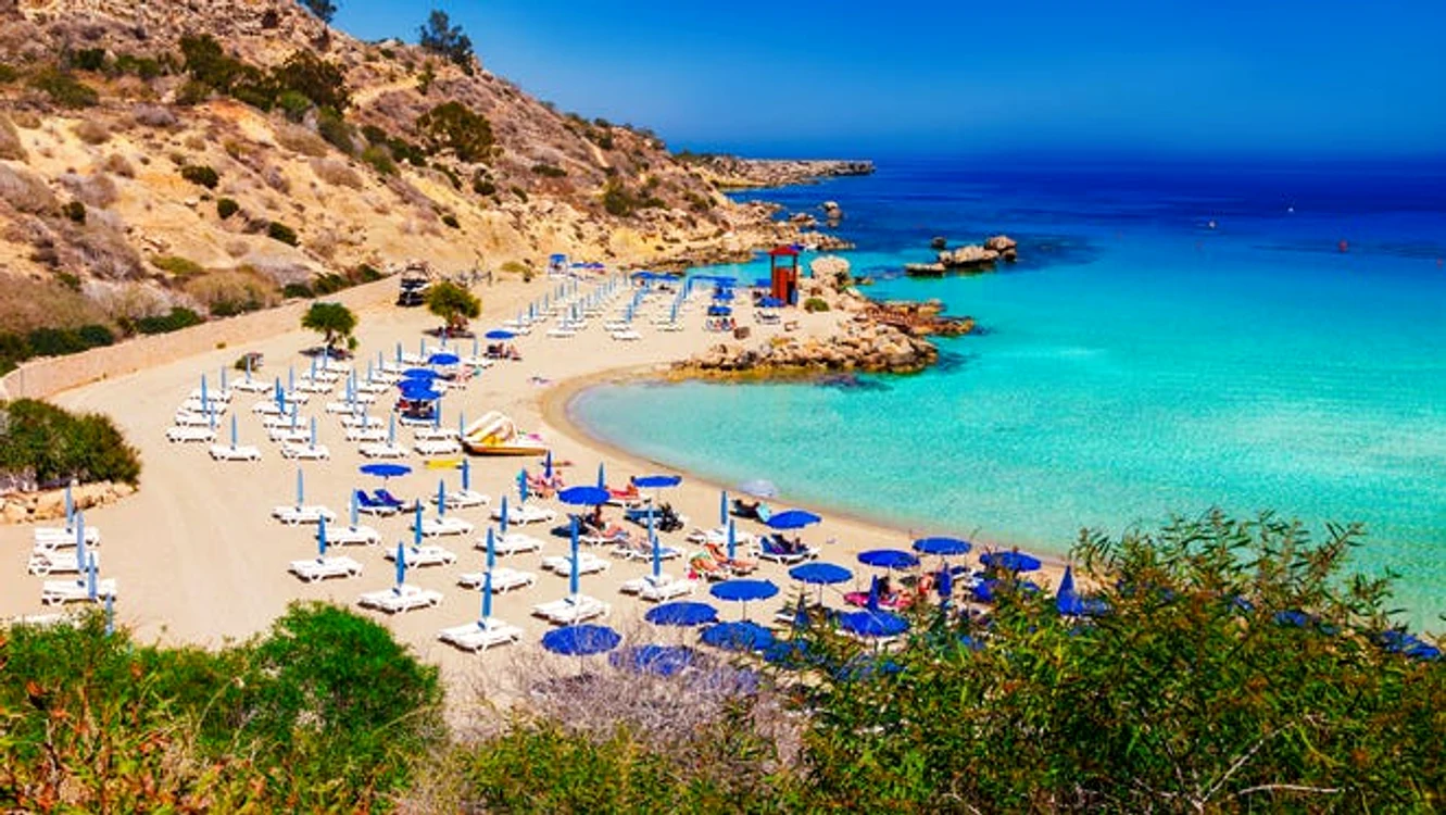 
    Românii nu mai pot merge în vacanţă în Cipru  