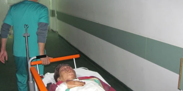 În urmă cu două săptămâni, o altă angajată de la UM Sadu a fost rănită într-o explozie