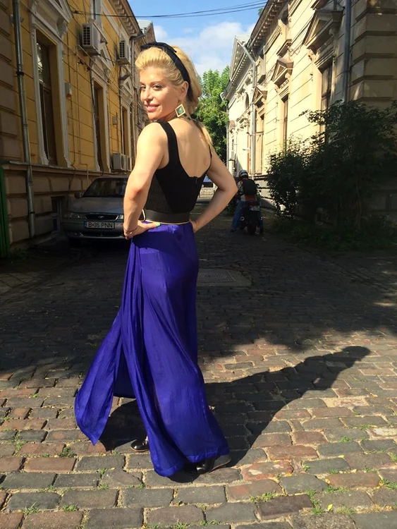 
    La 44 de ani, Loredana arată perfectSursă foto:Facebook  