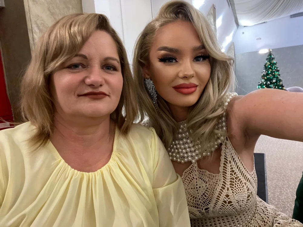 Maria Constantin alături de mama ei / Foto: Facebook