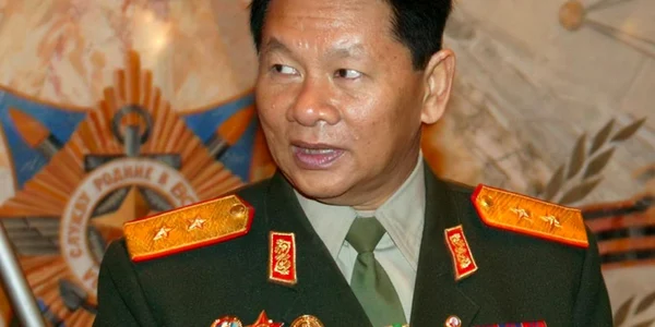 Douangchay Phichit