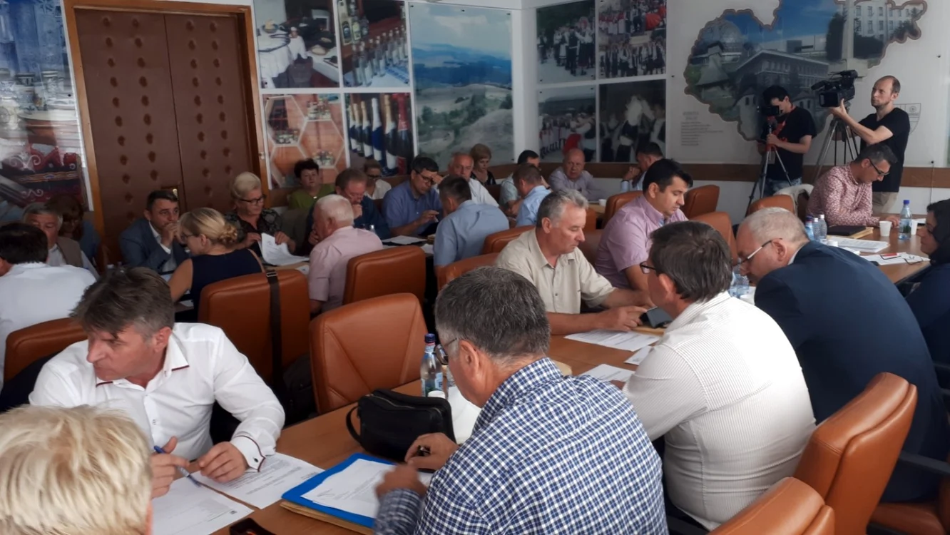 Consilierii au împărţit 240.000 de lei FOTO Andreea Vilcovschi