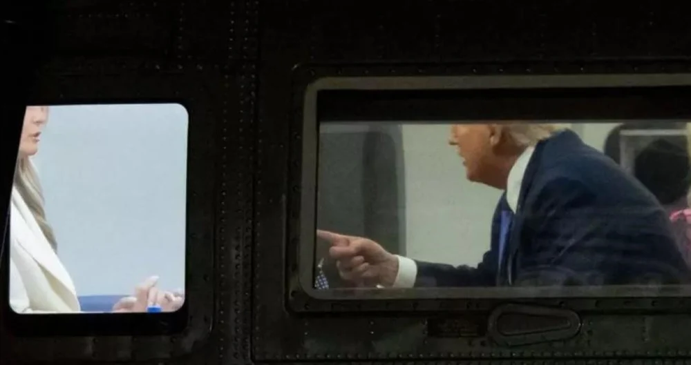 Donald și Melania Trump, surprinși într-o discuţie tensionată, după vizita plină de peripeţii la ONU