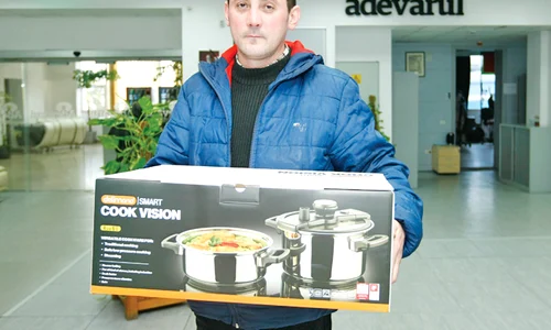 Filimon Sandu  s a ales cu un set de  oale de bucătărie  jpeg