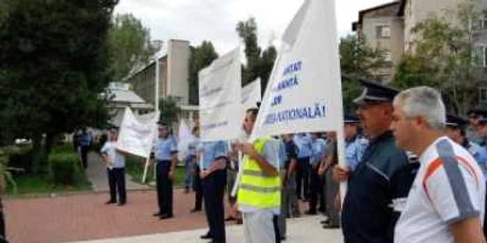 Slatina: Maşinile poliţiei trase pe dreapta