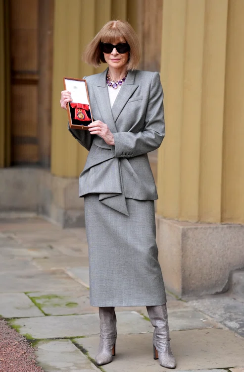 Anna Wintour decorată de Regele Charles   GettyImages 2197082998 jpg