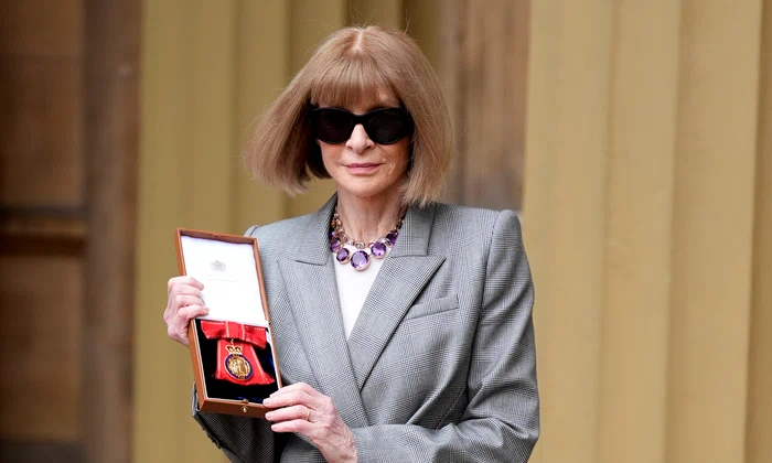 Anna Wintour decorată de Regele Charles   GettyImages 2197082998 jpg