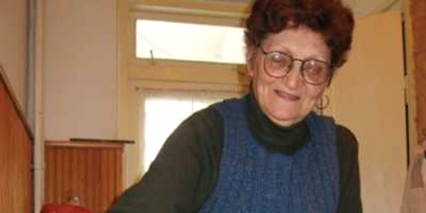 Olga Hârţescu arată cum se face turta cu julfă