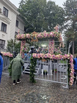 A început pelerinajul la moaștele Sfintei Parascheva, la Iași Foto: Click! 