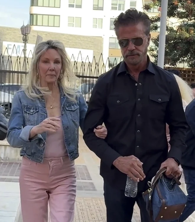 Heather Locklear şi Lorenzo Lamas nu îşi mai ascund relaţia. FOTOgrafii: PROFIMEDIA/INSTAGRAM