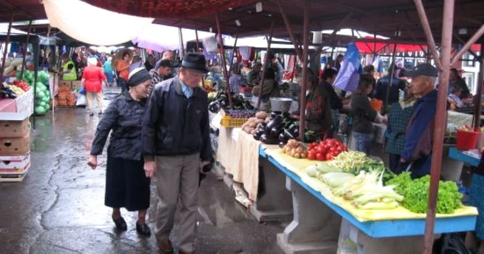 Controale ANAF la comercianţii de fructe şi legume FOTO Adevărul