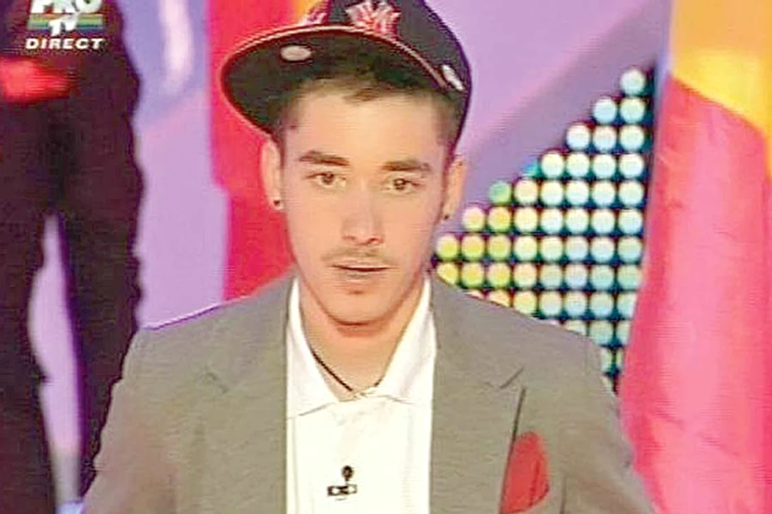 
    Aprilie 2011:  Puştiul câştiga finala  “Românii au talent”  