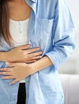 Femeie durere stomac FOTO Shutterstock jpg