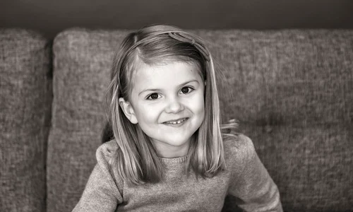 Estelle viitoarea regina a suediei jpeg