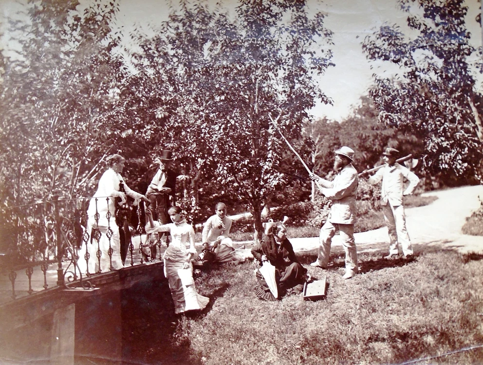 Blarembergii, în grădina conacului de la Căciulaţi-Paşcani, din judeţul Ilfov