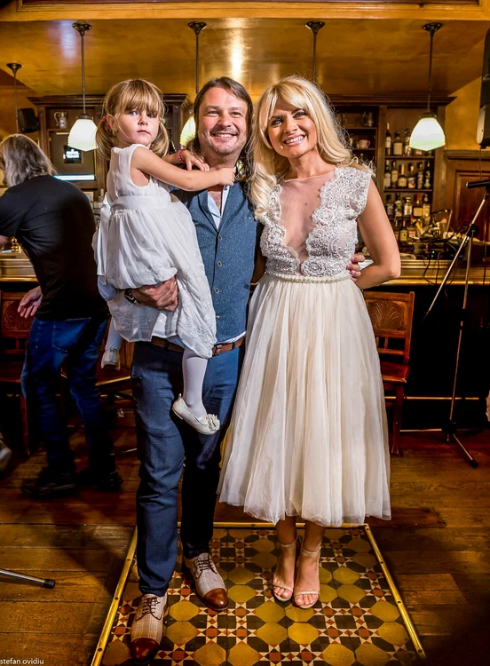 Ianna, alături de soț și de fiică