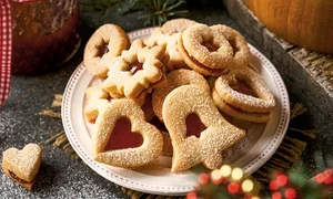 biscuiti linzer cu gem jpg