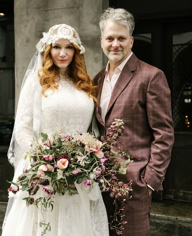 Christina Hendricks și George Bianchi la nunta lor