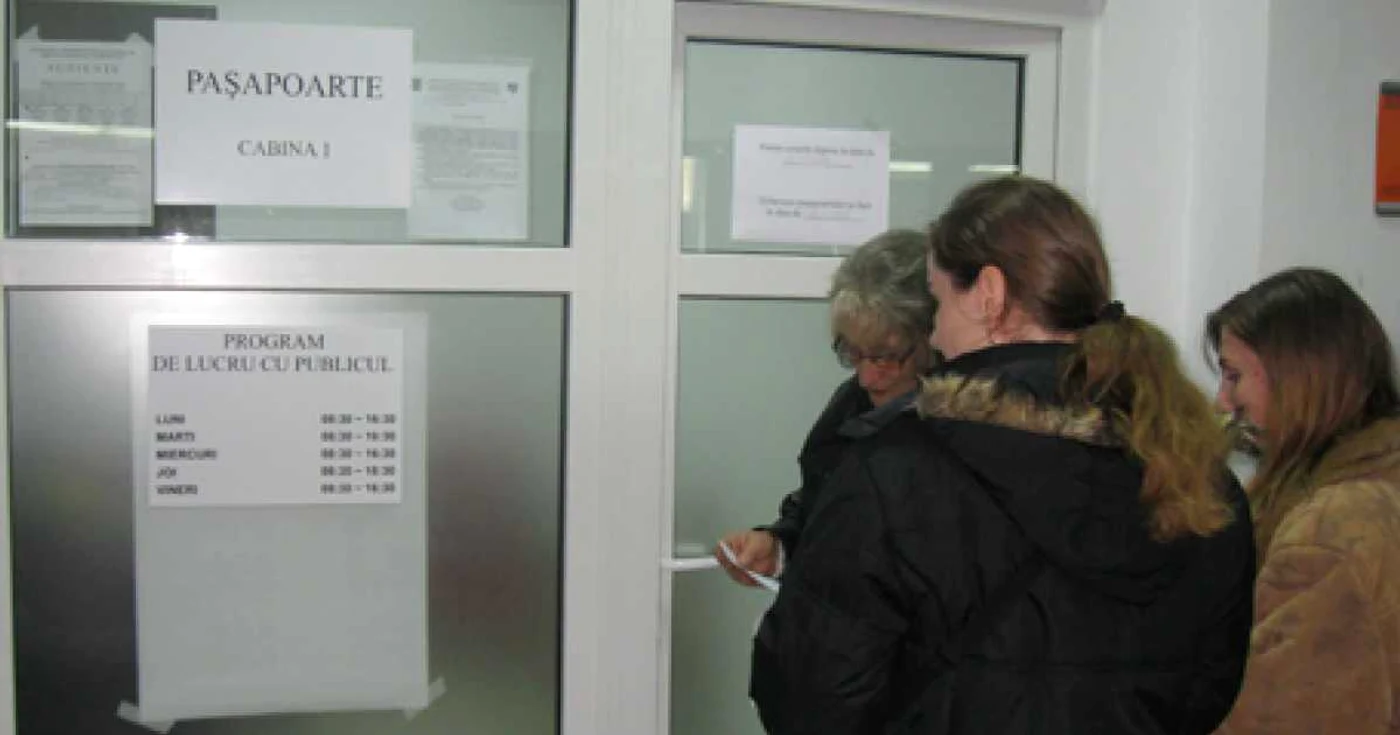 Puţini pietreni s-au lăsat amprentaţi pentru noul paşaport
