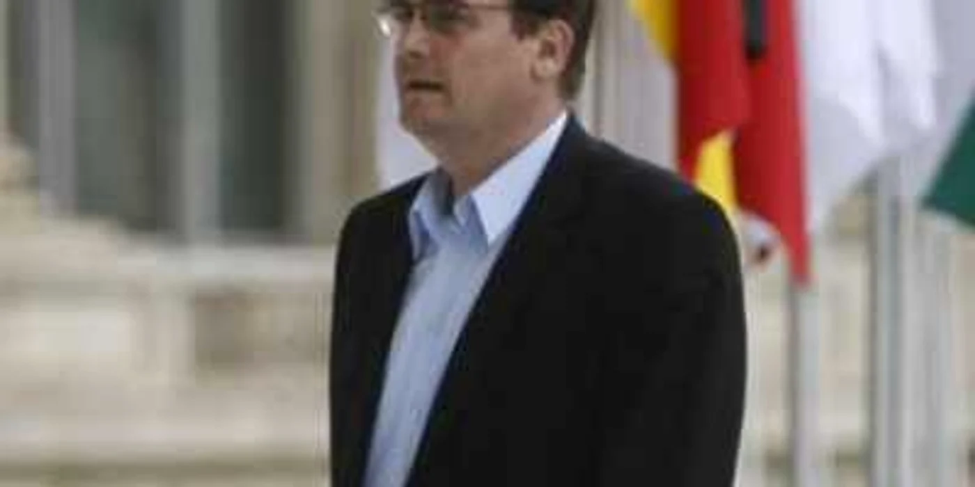 Târgu-Jiu: Condescu: "Sandu va mai fi preşedintele FRF doar până la viitoarele alegeri"