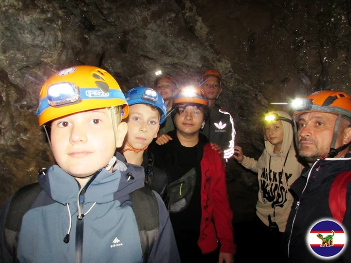 33 de elevi din Târgoviște au avut parte de aventura vieții, în Bucegi. FOTO Nicolae Posta