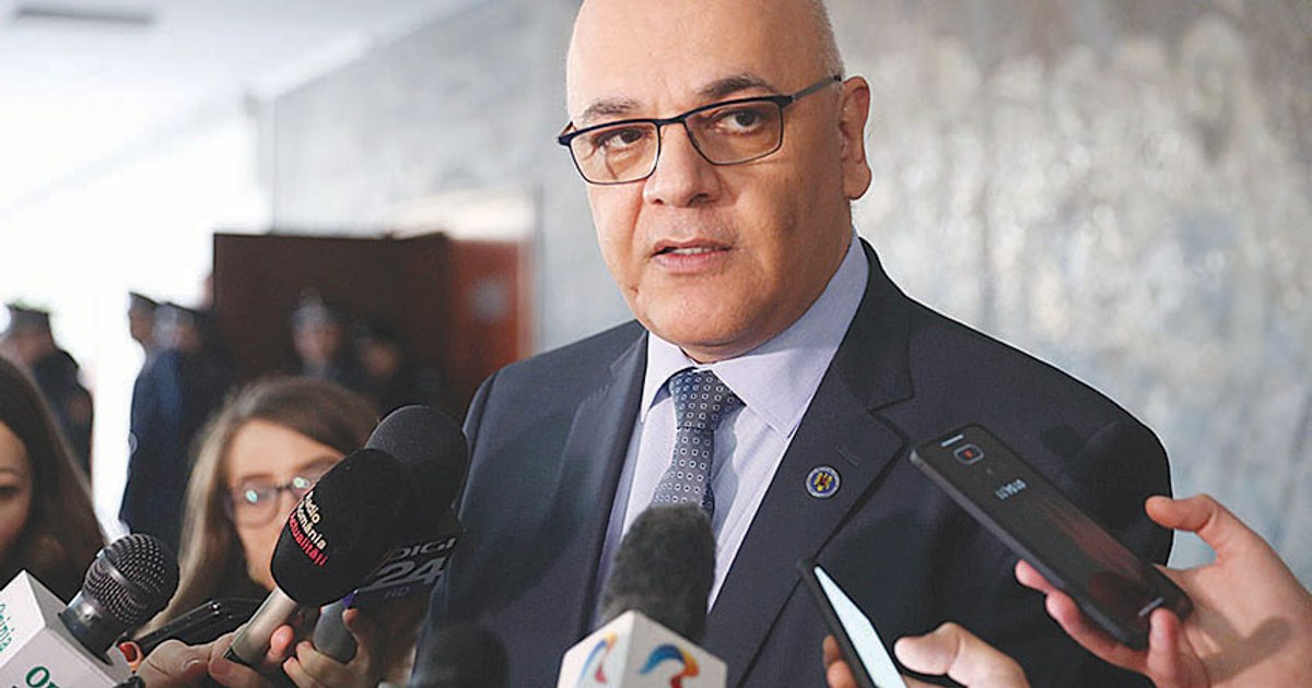 Raed Arafat răspunde celor care au râs de Codul Roșu de ploi: „Incompetenți am fi fost dacă nu ascultam de experții de la meteo”