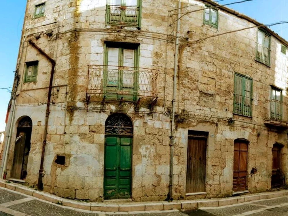 Una din casele cumpărate de femei (Foto: INSTAGRAM)