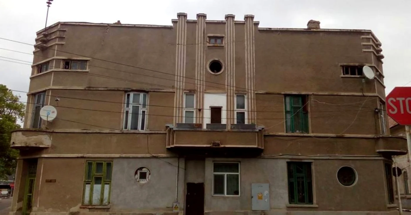 Fostul sediu administrativ al fabricii Butonia FOTO Costel Crângan