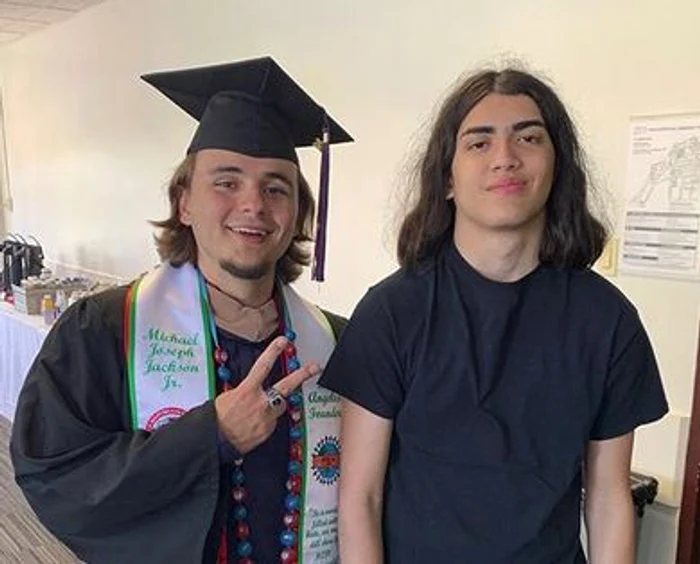 
    Blanket i-a fost alături fratelui mai mare la absolvireFoto Instagram  