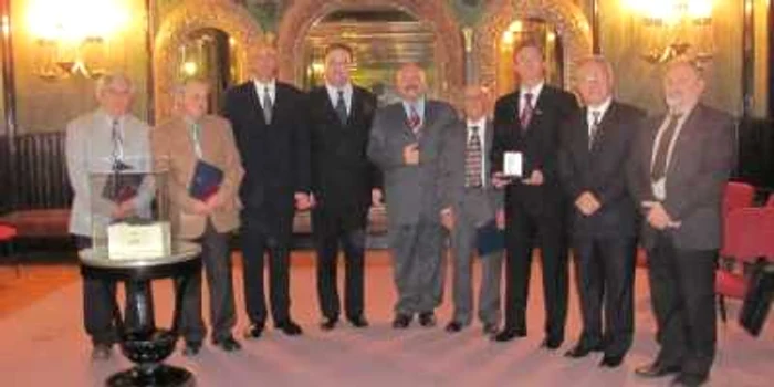 Patru mureşeni au fost distinşi astăzi cu Fibula de la Suseni