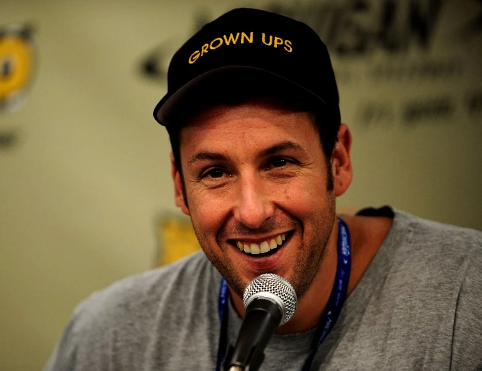 Filme de comedie la TV azi. Adam Sandler joacă în „Billy Madison”
