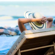 Vacanță pe litoral  Sursa Freepik com jpg