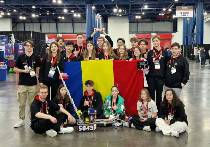 Tânăra din România care a fost la un pas să nu ajungă la concursul de robotică din SUA a obținut un rezultat de răsunet