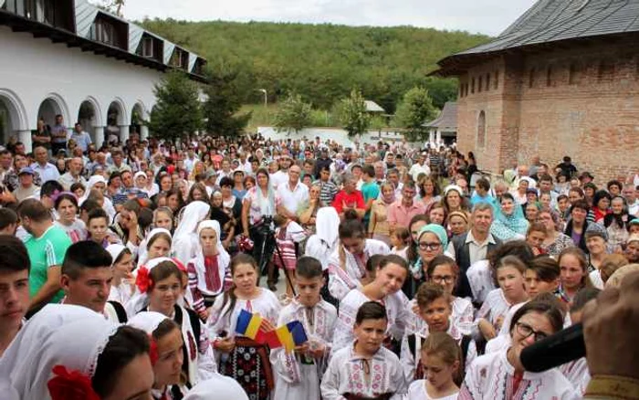 Mănăstirea Cârlomăneşti FOTO Costel Crângan