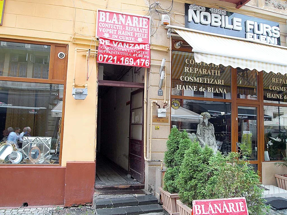 Atelierul funcţionează de 35 de ani, în curtea imobilului de la numărul 32