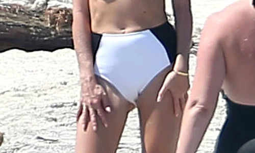 Exclusive    Gwyneth Paltrow Celebrates Her Birthday In Cabo ***NO USE W/O PRIOR AGREEMENT   CALL FOR PRICING*** jpeg