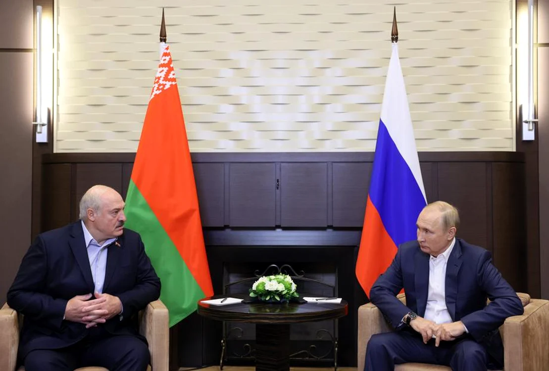 Lukașenko (stânga), primit de Putin la Soci FOTO EPA-EFE