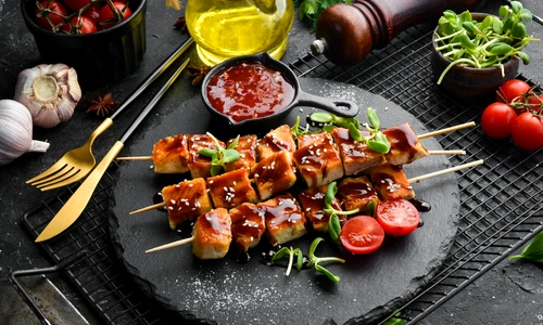 Frigarui cu sos teriyaki  Sursa foto shutterstock 1893666037 jpg