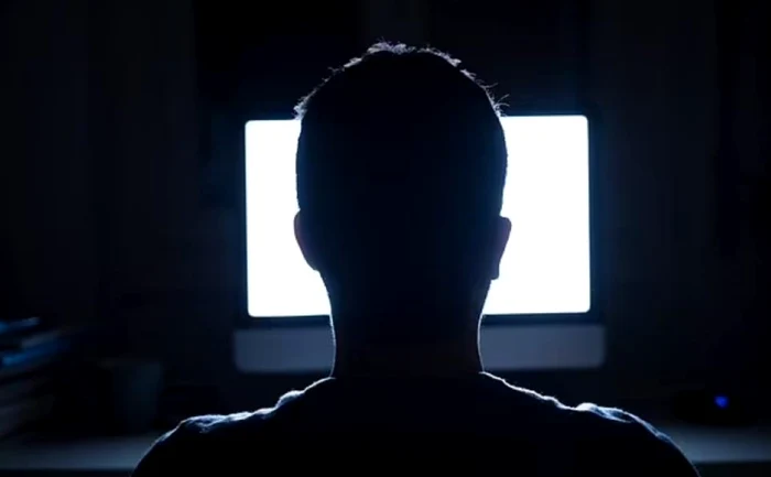 Un băiat de 12 ani e suspectat de extremism după ce a postat un videoclip. Foto Shutterstock