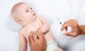 Vaccin bebeluș FOTO Shutterstock 