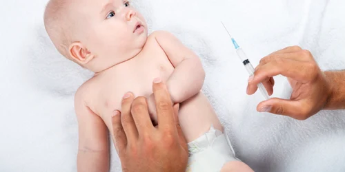 Vaccin bebeluș FOTO Shutterstock