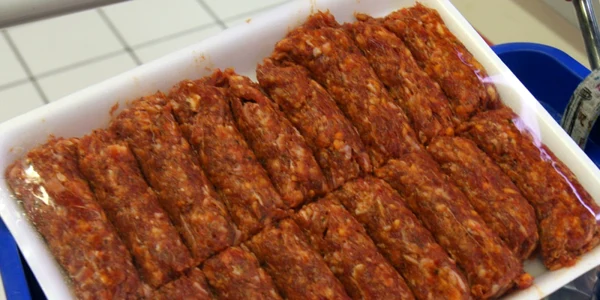 carne mici foto Adevarul