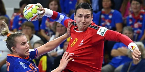 cristina neagu euro 2022 jpg